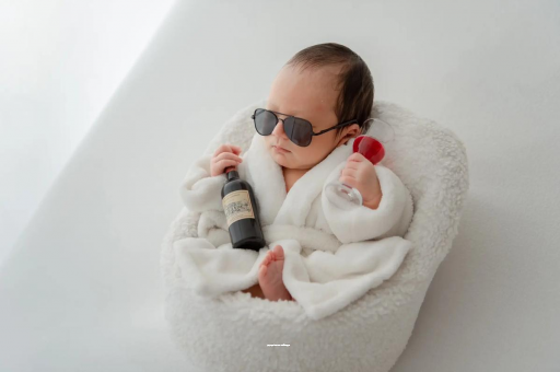 新余孕妇肚脐眼突出来